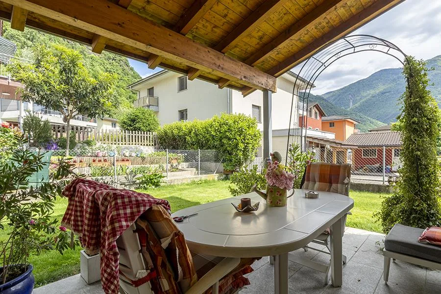 GRANDE CASA UNIFAMLIARE CON GIARDINO A CASTIONE – foto 10 di 24