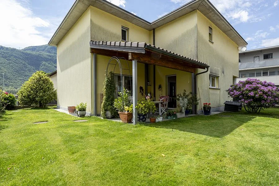 GRANDE CASA UNIFAMLIARE CON GIARDINO A CASTIONE – foto 11 di 24