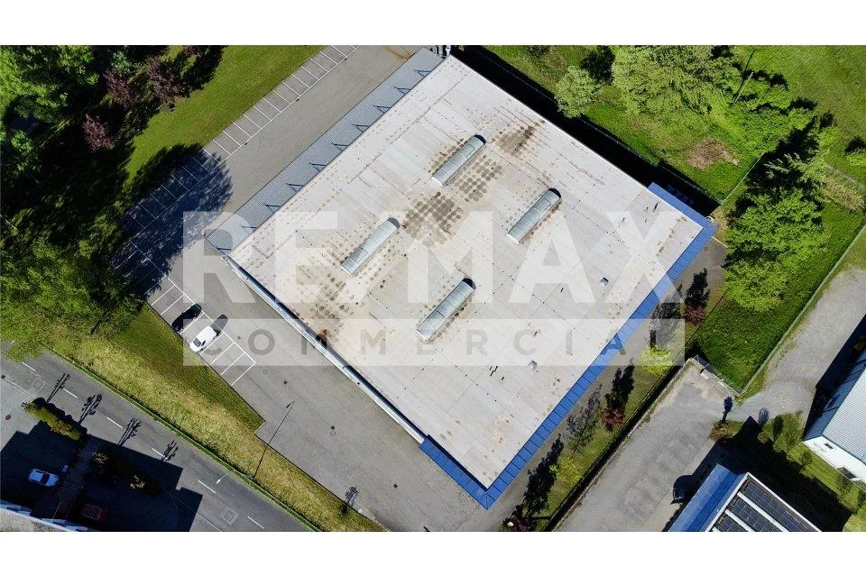 Edificio industriale con potenziale di espansione