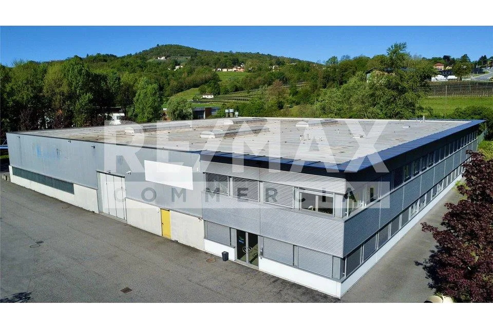 Edificio industriale con potenziale di espansione