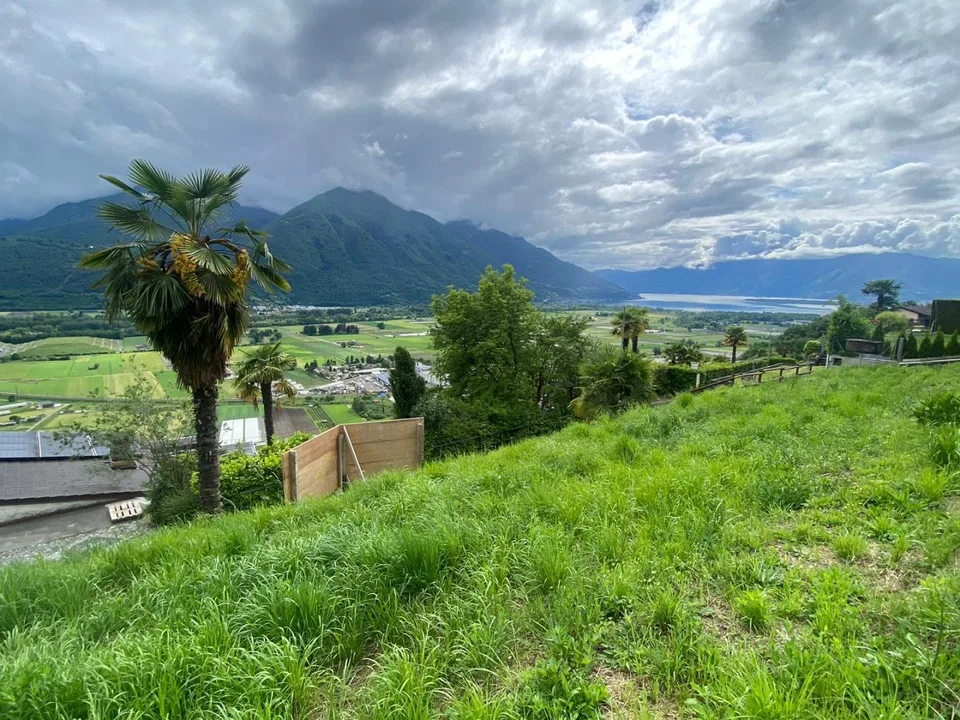 Baulandgrundstück lvon 1100 m2 Fläche in Zone R2 mit Seeblick /Terr... – Foto 6 von 12
