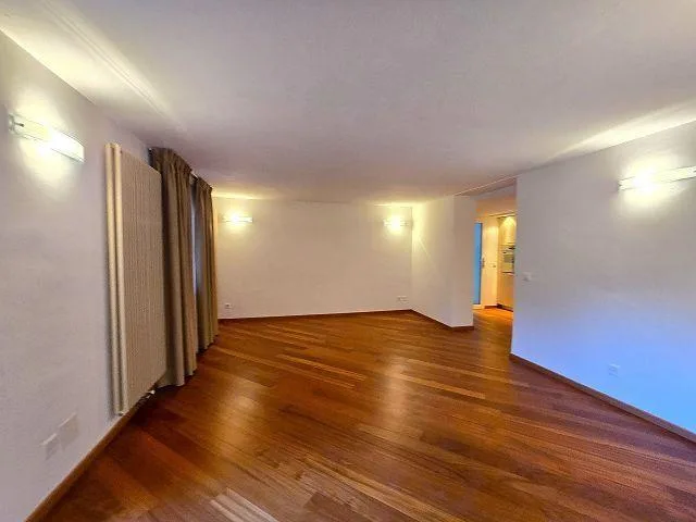 2-Familien Villa mit Schwimmbad an sehr ruhiger, sonniger Aussichts... – Foto 23 von 30