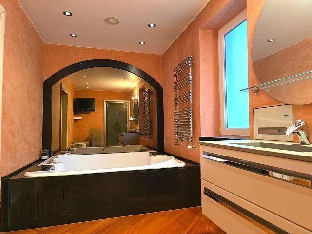 2-Familien Villa mit Schwimmbad an sehr ruhiger, sonniger Aussichts... – Foto 17 von 30