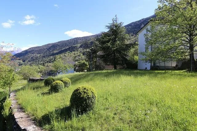 Patriziervilla mit grossem Garten und Aussicht / casa patriziale co...