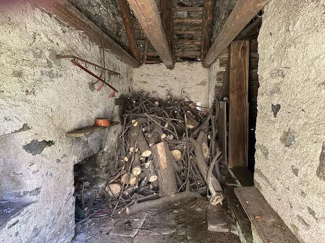 4-Zimmer Rustico zum Ausbauenmit viel Umschwung an Alleinlage, seh... – Foto 6 von 21