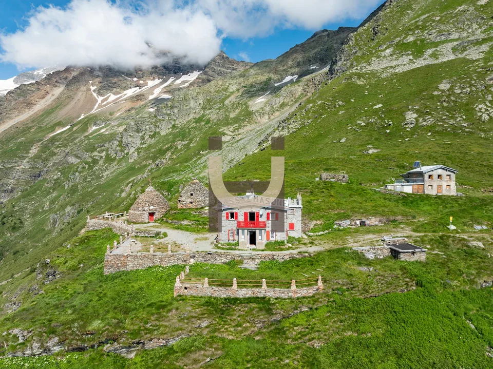 Storico rifugio immerso nella natura