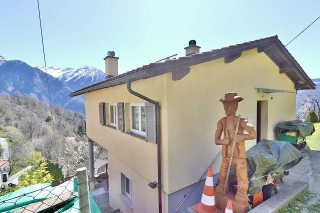 3 1/2-Zimmer-Haus an sehr ruhiger, sonniger Aussichtslage / casa di...