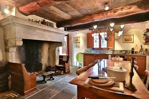 7 1/2-Zimmer-Tessinerhaus im Dorfkern / casa d'epoca ticinese di 7 ...