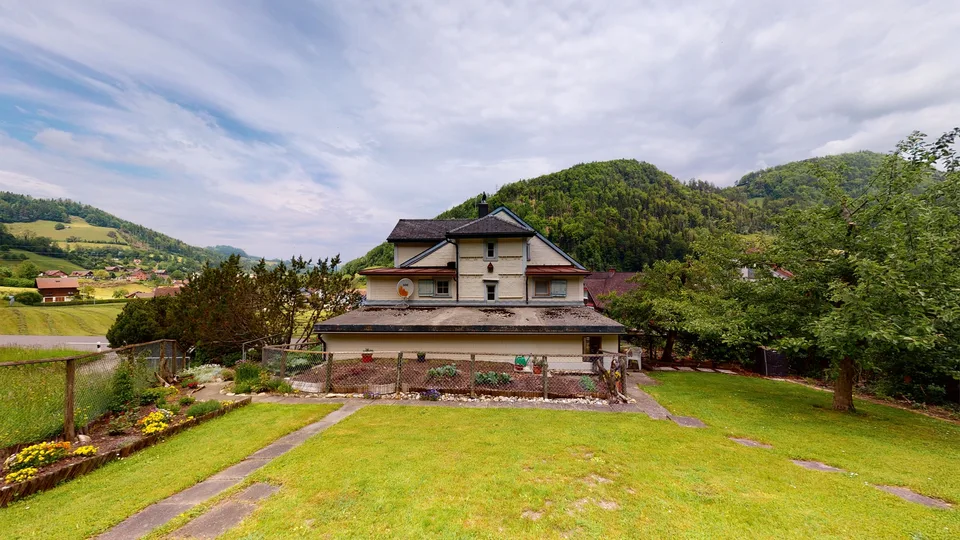 Charmantes 7-Zimmer Stickerei-Haus mit grosszügigem Umschwung