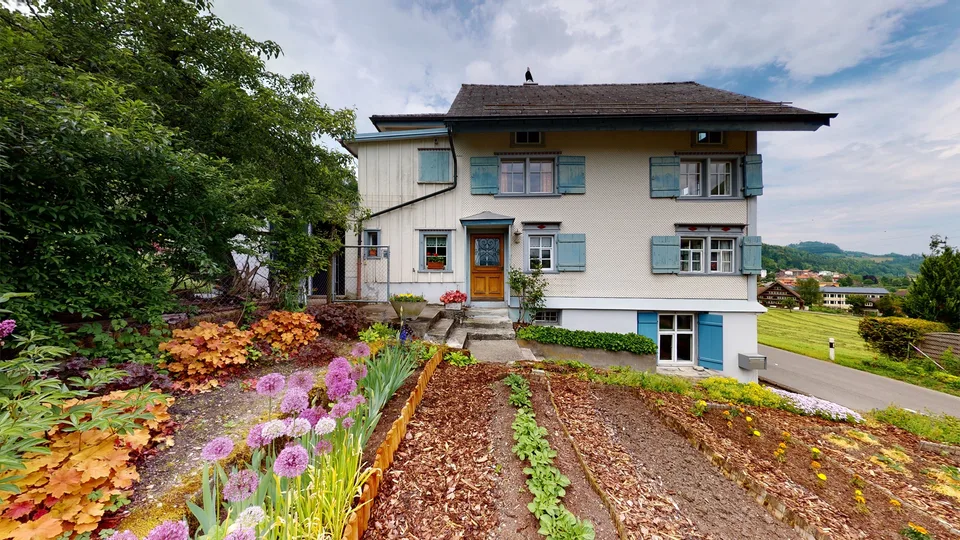 Charmantes 7-Zimmer Stickerei-Haus mit grosszügigem Umschwung