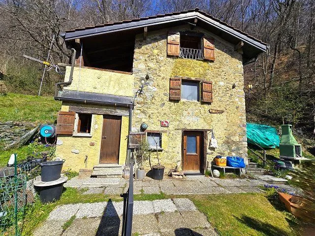 3-Zi.-Rustico mit kleinem Garten sehr ruhige, sonnige Aussichtslage...