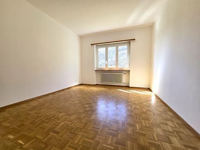 Casa bifamiliare con app. di 3 e 4 locali con giardino con bella vi... – Foto 13 von 28