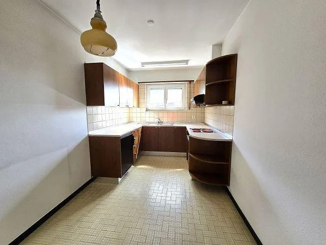 Casa bifamiliare con app. di 3 e 4 locali con giardino con bella vi... – Foto 11 von 28