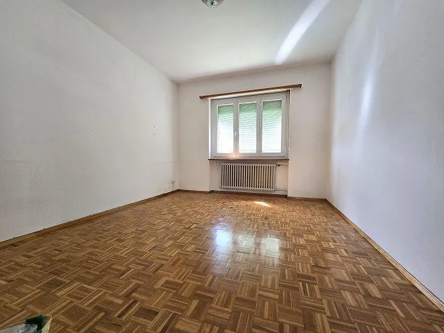 Casa bifamiliare con app. di 3 e 4 locali con giardino con bella vi... – Foto 14 von 28