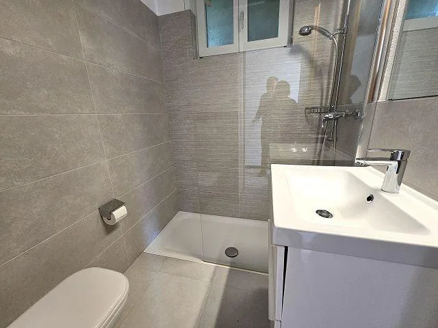 Casa bifamiliare con app. di 3 e 4 locali con giardino con bella vi... – Foto 19 von 28