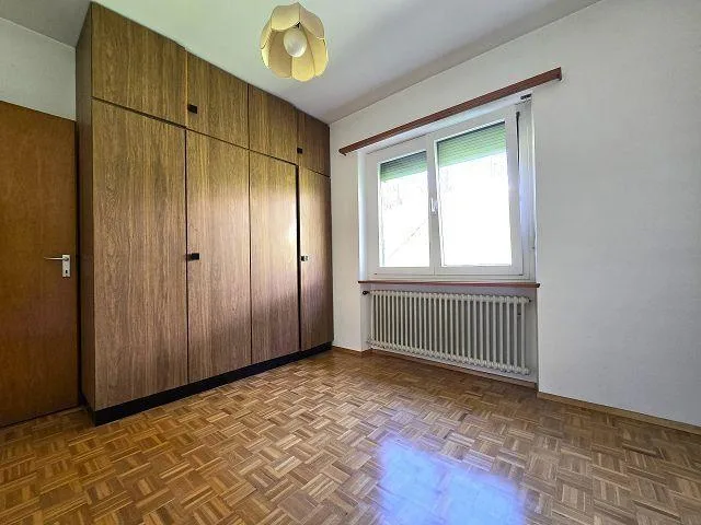 Casa bifamiliare con app. di 3 e 4 locali con giardino con bella vi... – Foto 16 von 28