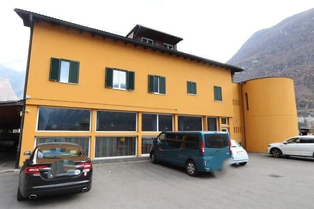 Hotel alle Botte mit grossem Saal, Eigentümerwohnung und Hotelzimme...