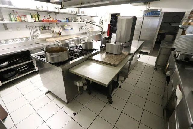 Hotel alle Botte mit grossem Saal, Eigentümerwohnung und Hotelzimme... – foto 13 di 30