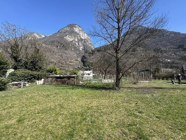 ebenes Baulandgrundstück von 460 m2 an sehr ruhiger, sonniger Lage ...