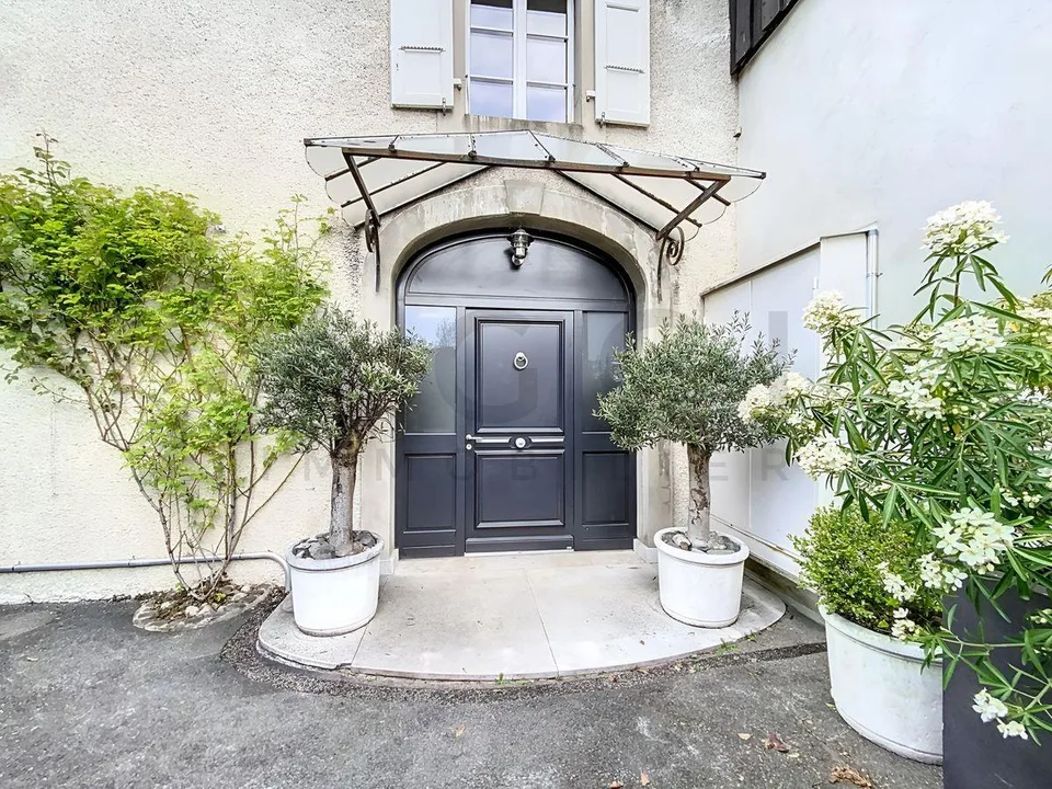 Charmantes renoviertes Haus aus dem 17. Jahrhundert - Charme, Volumen und Authentizität im Herzen von Dardagny