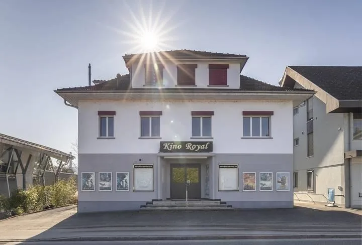 WOHN- UND GESCHÄFTSHAUS MIT GESCHICHTE