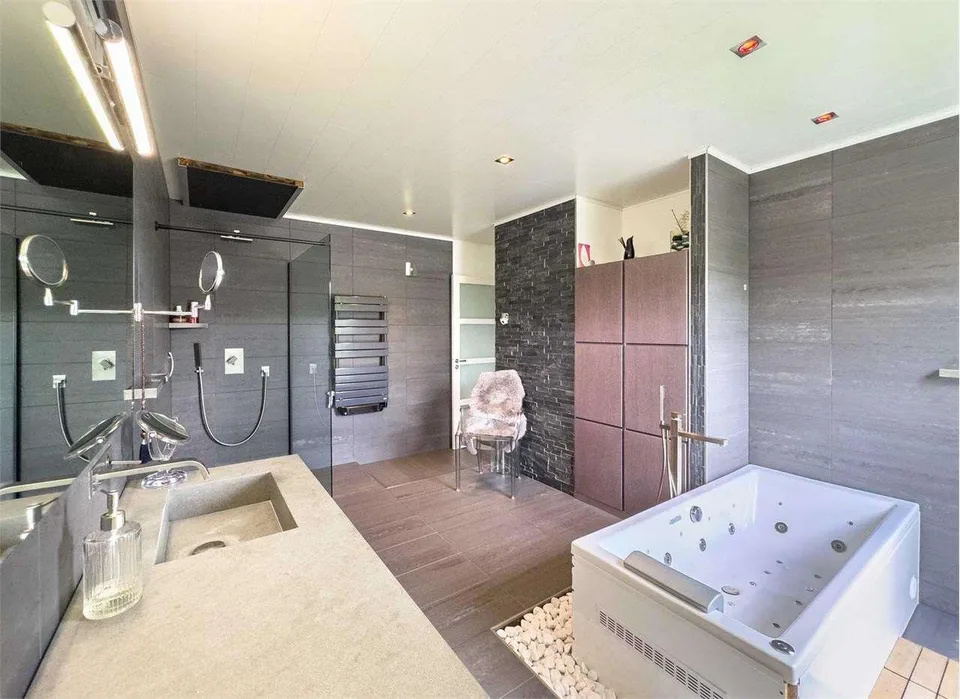 Villa di Lusso con Piscina vicino al Lago – foto 8 di 9