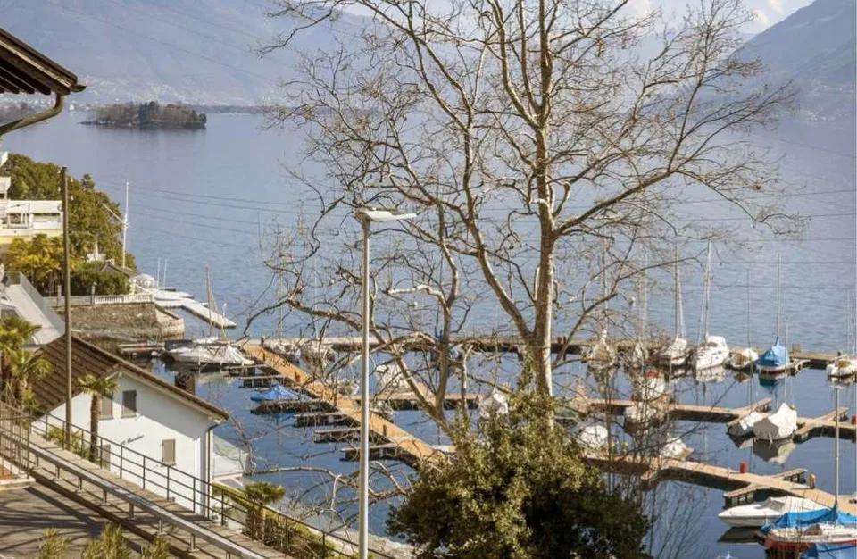Appartamento luminoso con vista lago