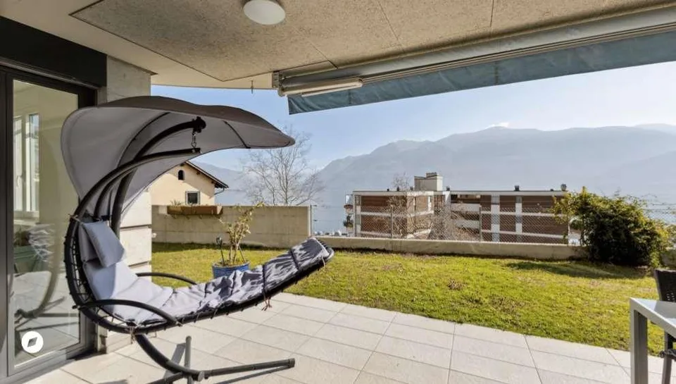 Appartamento luminoso con vista lago