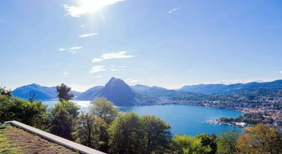 Prestigioso appartamento vista lago