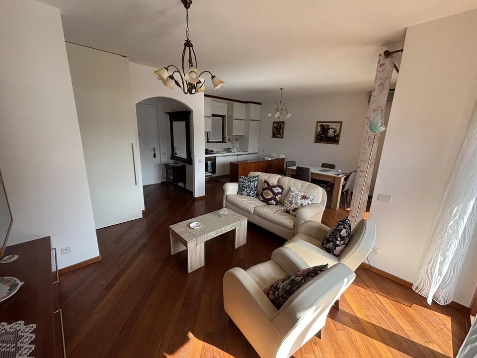 Elegante 3.5-Zimmer-Wohnung mit Garage und herrlichem Blick auf den...