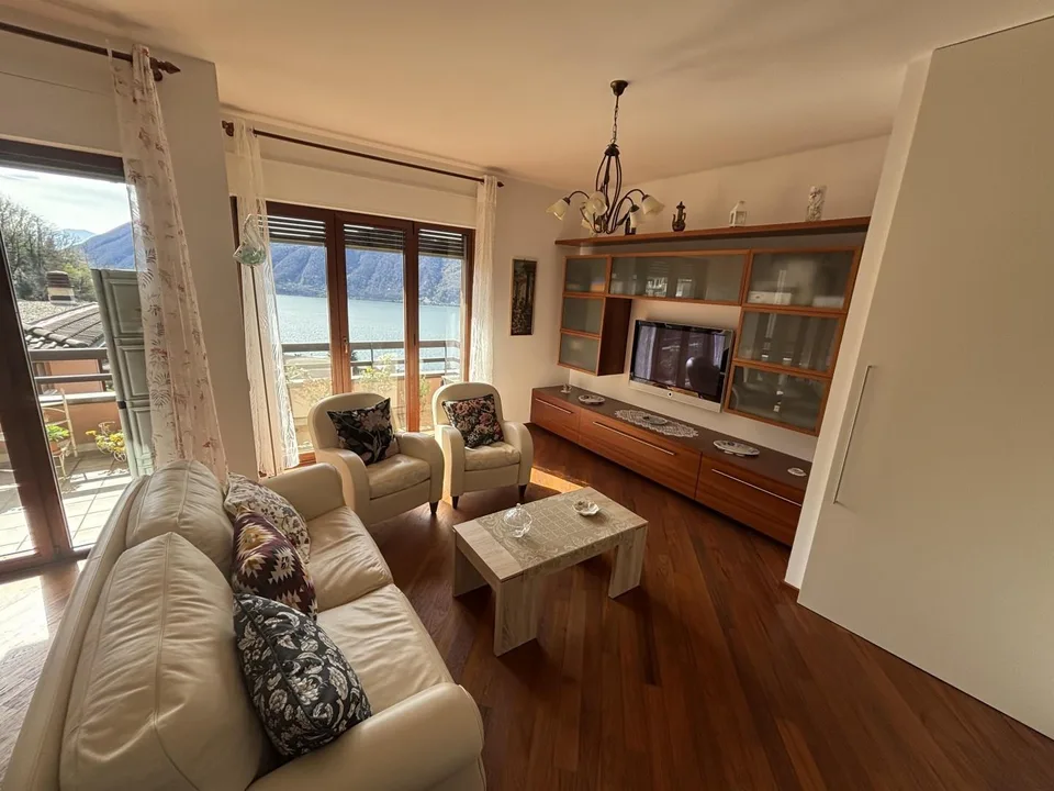 Elegante 3.5-Zimmer-Wohnung mit Garage und herrlichem Blick auf den...