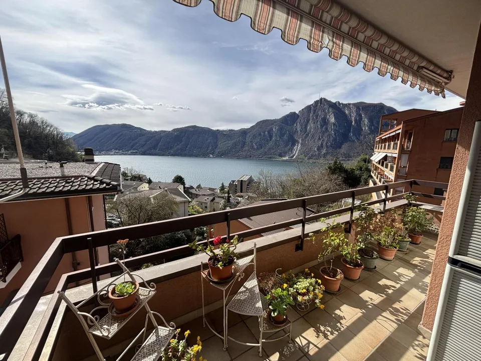 Elegante 3.5-Zimmer-Wohnung mit Garage und herrlichem Blick auf den...