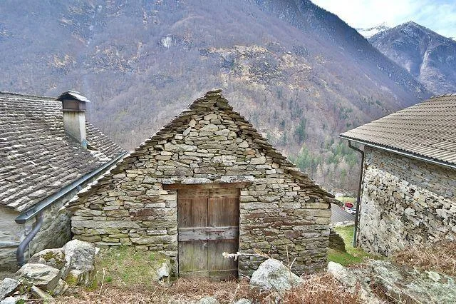 Rustico zum Ausbauen an sehr ruhiger, sonniger Aussichtslage / rust... – Foto 12 von 17