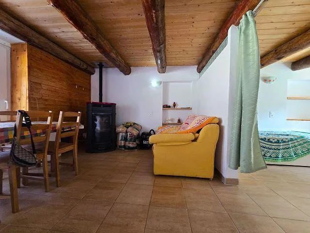 Rustico mit 2 Wohnungen (2- und 3 Zimmer mit Terrassen und schöner ...