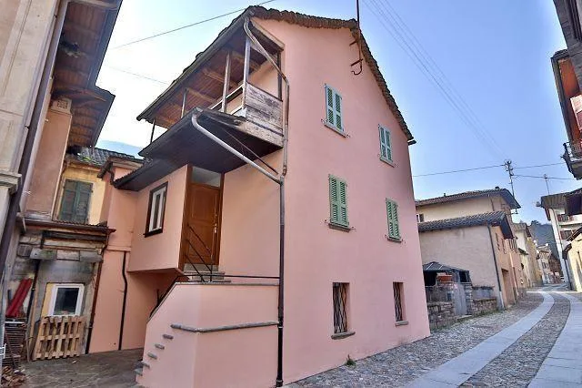 3 1/2.Zimmer-Dorfhaus / casa di 3 1/2 locali nel nucleo