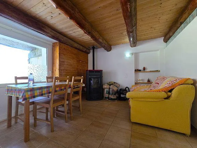 Rustico mit 2 Wohnungen (2- und 3 Zimmer mit Terrassen und schöner ...