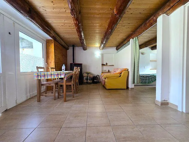 Rustico mit 2 Wohnungen (2- und 3 Zimmer mit Terrassen und schöner ...