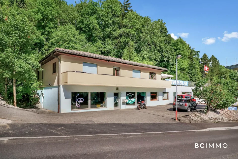 Grand local commercial