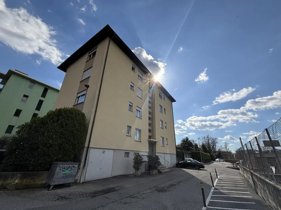 3,5-Zimmer-Wohnung im 3. Stock in sonniger Lage / Appartamento di 3...
