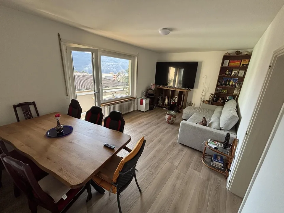 3,5-Zimmer-Wohnung im 3. Stock in sonniger Lage / Appartamento di 3...