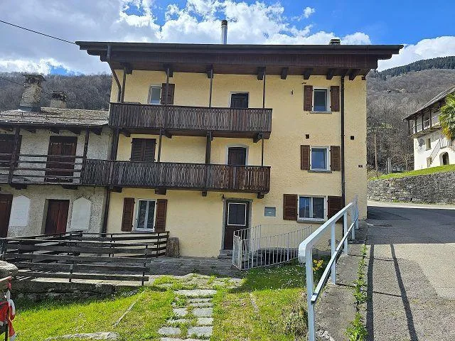 Casa unifamiliare di 6 loc. nel nucleo con rustico molto soleggiata... – Foto 20 von 30