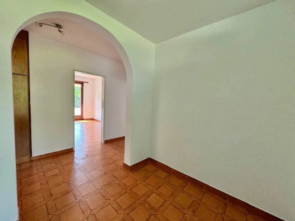 CONTRA - GROSSE 5,5-ZIMMER-EINZELWOHNUNG ZU VERKAUFEN – photo 7 sur 28