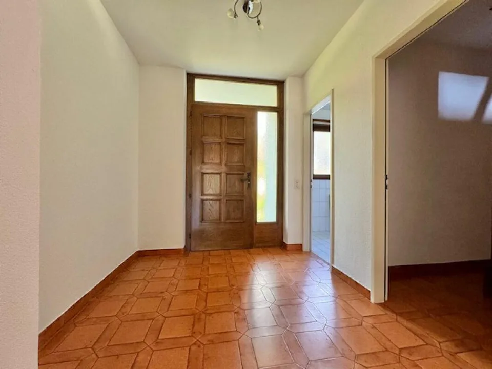 CONTRA - GROSSE 5,5-ZIMMER-EINZELWOHNUNG ZU VERKAUFEN