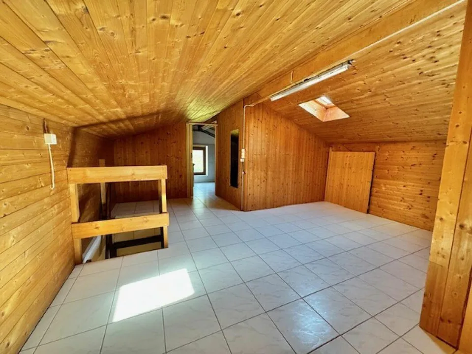 CONTRA - GROSSE 5,5-ZIMMER-EINZELWOHNUNG ZU VERKAUFEN – photo 21 sur 28