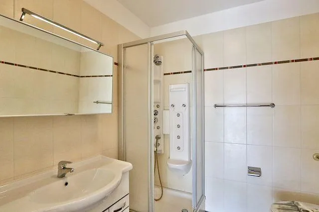 9.5 Zimmer Einfamilienhaus in Gordola – Foto 22 von 29