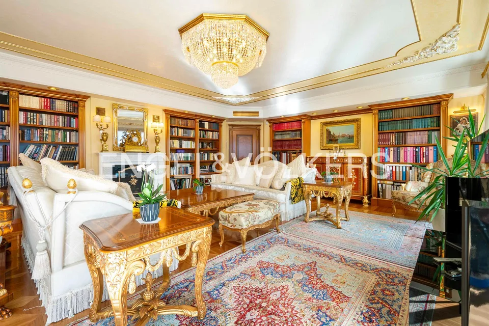 Luxury and lake view in the heart of Lugano