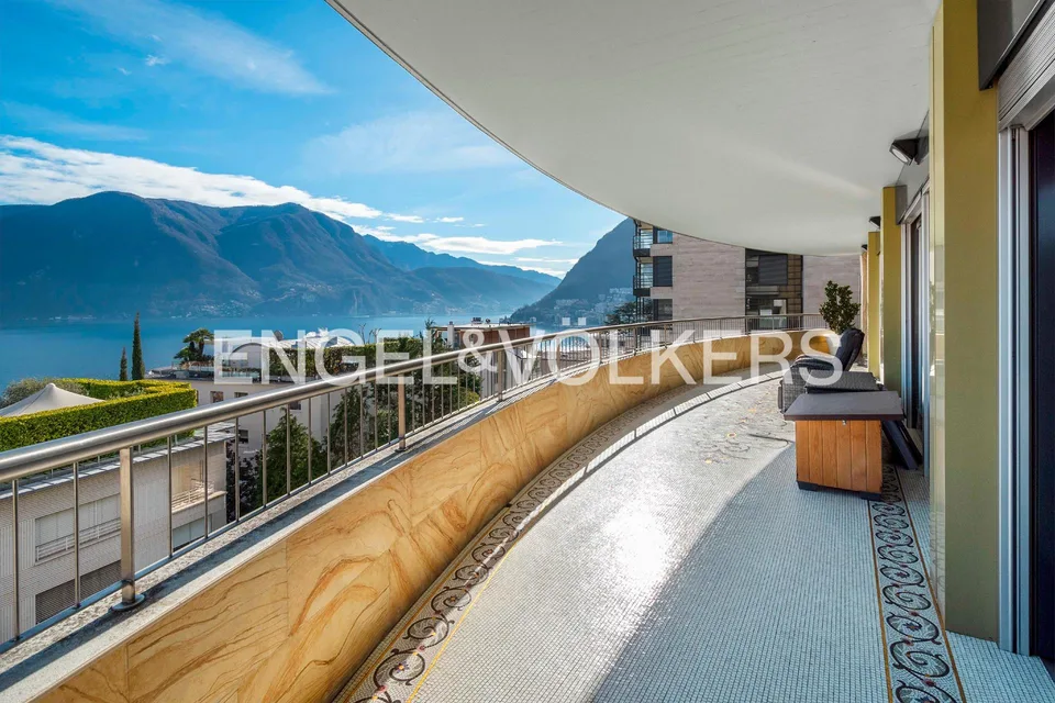 Luxury and lake view in the heart of Lugano