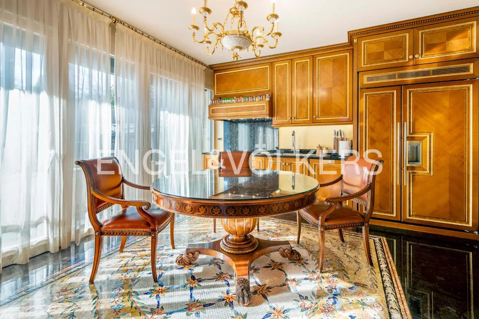 Luxury and lake view in the heart of Lugano