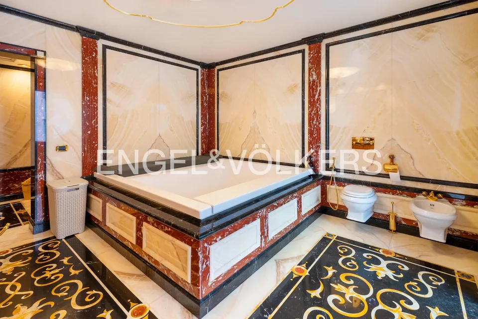 Luxury and lake view in the heart of Lugano