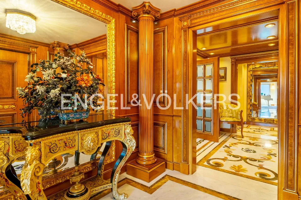 Luxury and lake view in the heart of Lugano